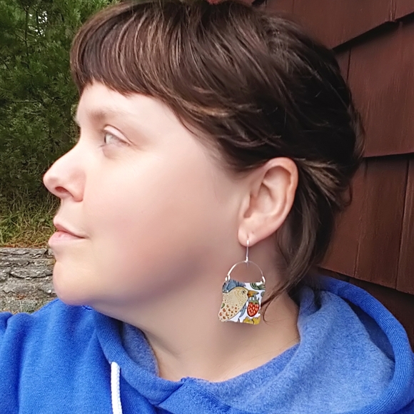 ๐SOLD๐The Strawberry Thief William Morris Folk Art Earrings - Picture 3 of 9